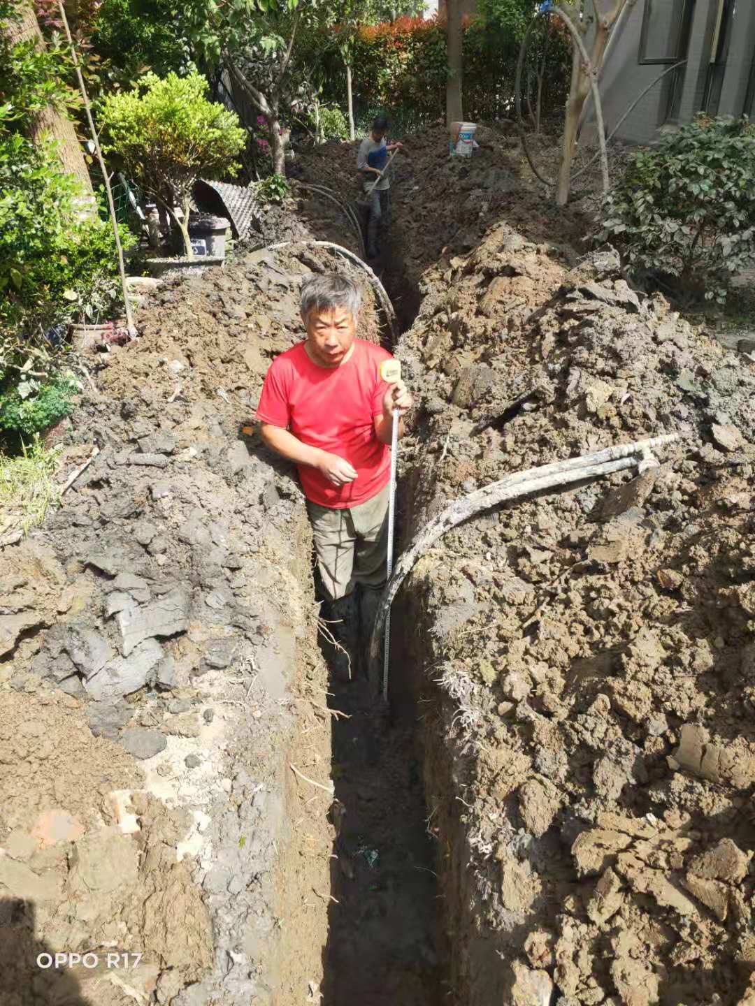 上海別墅地源熱泵水平管開挖 上海別墅地源熱泵水平管開挖
